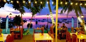 breezekohtao.com sunset dining on the beach